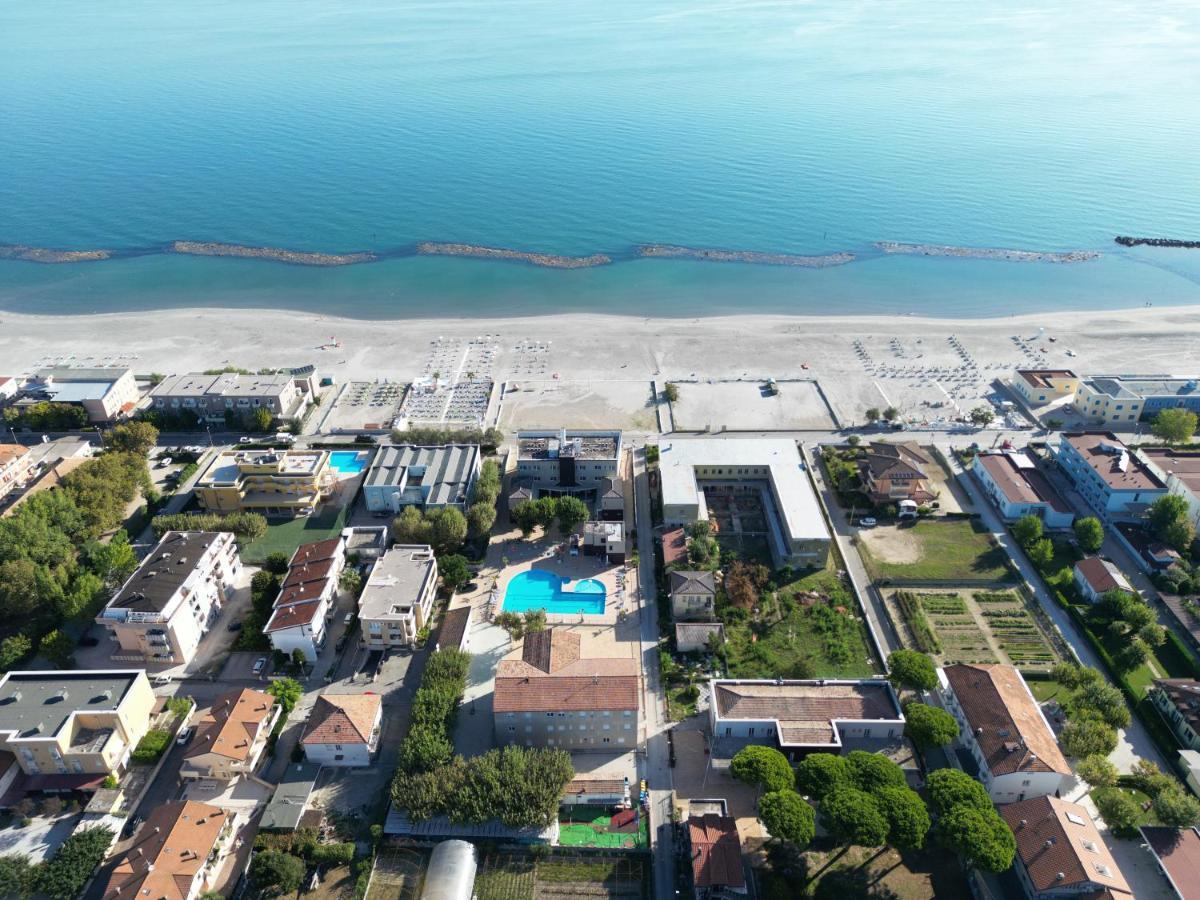 Color Perla Village Bellaria-Igea Marina Exterior photo