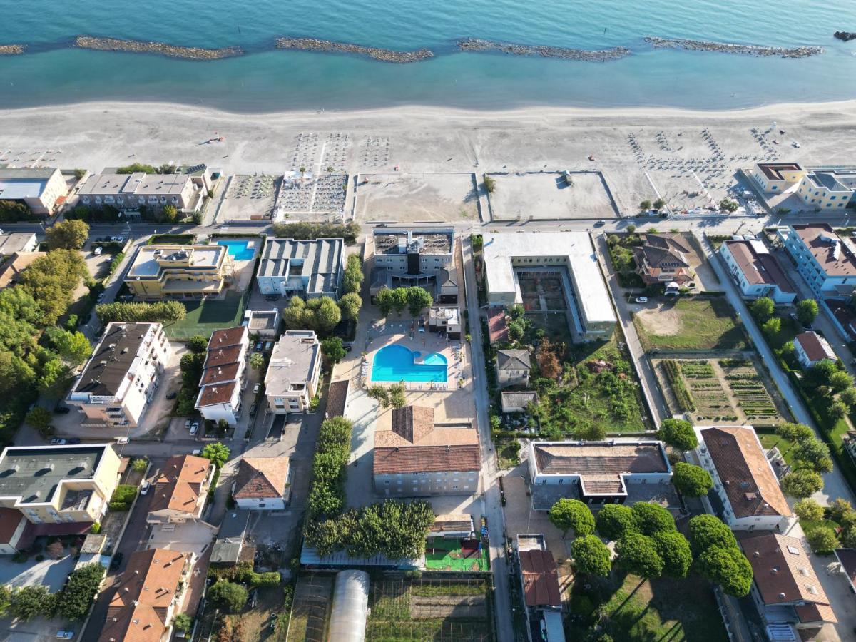 Color Perla Village Bellaria-Igea Marina Exterior photo